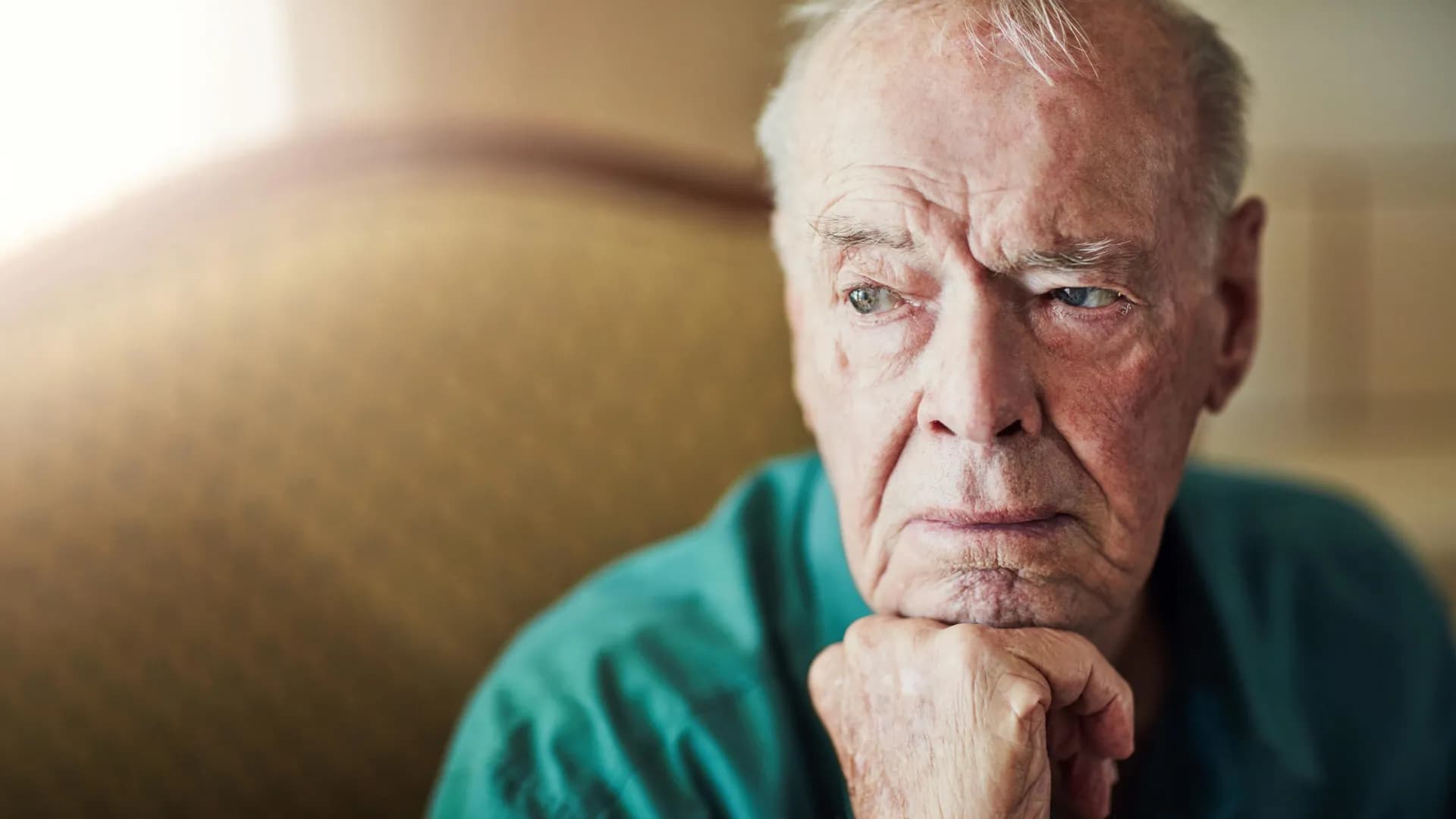 Lonely people have worse memory but don’t decline faster, study finds