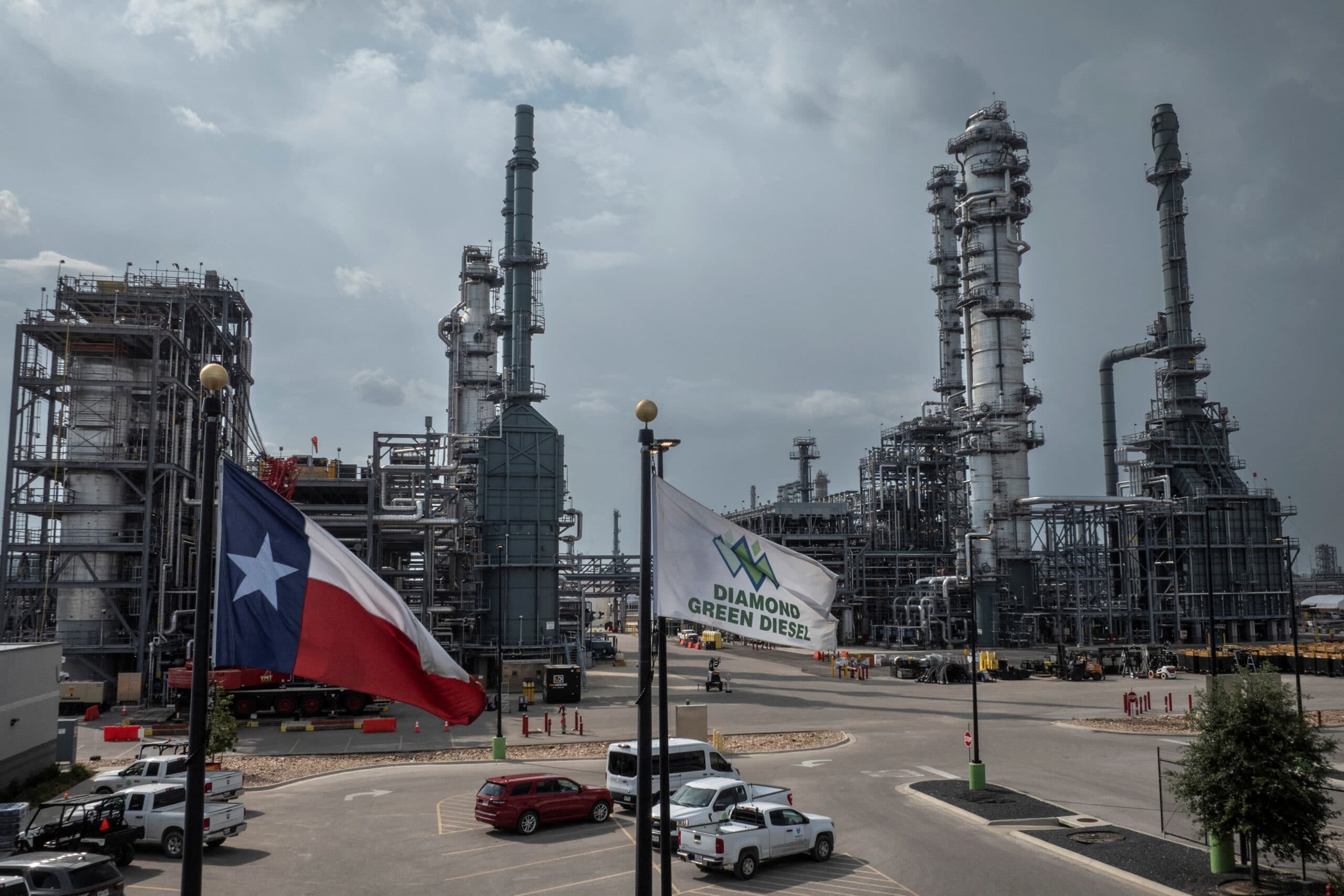 UK imports of “green” jet fuel linked to Amazon deforestation